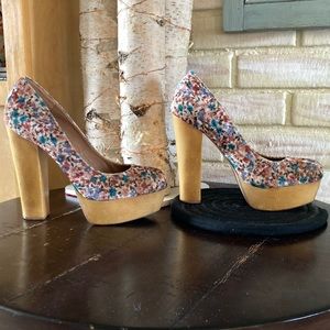 Steve Madden🌸Velvet Platform Heels Size 10